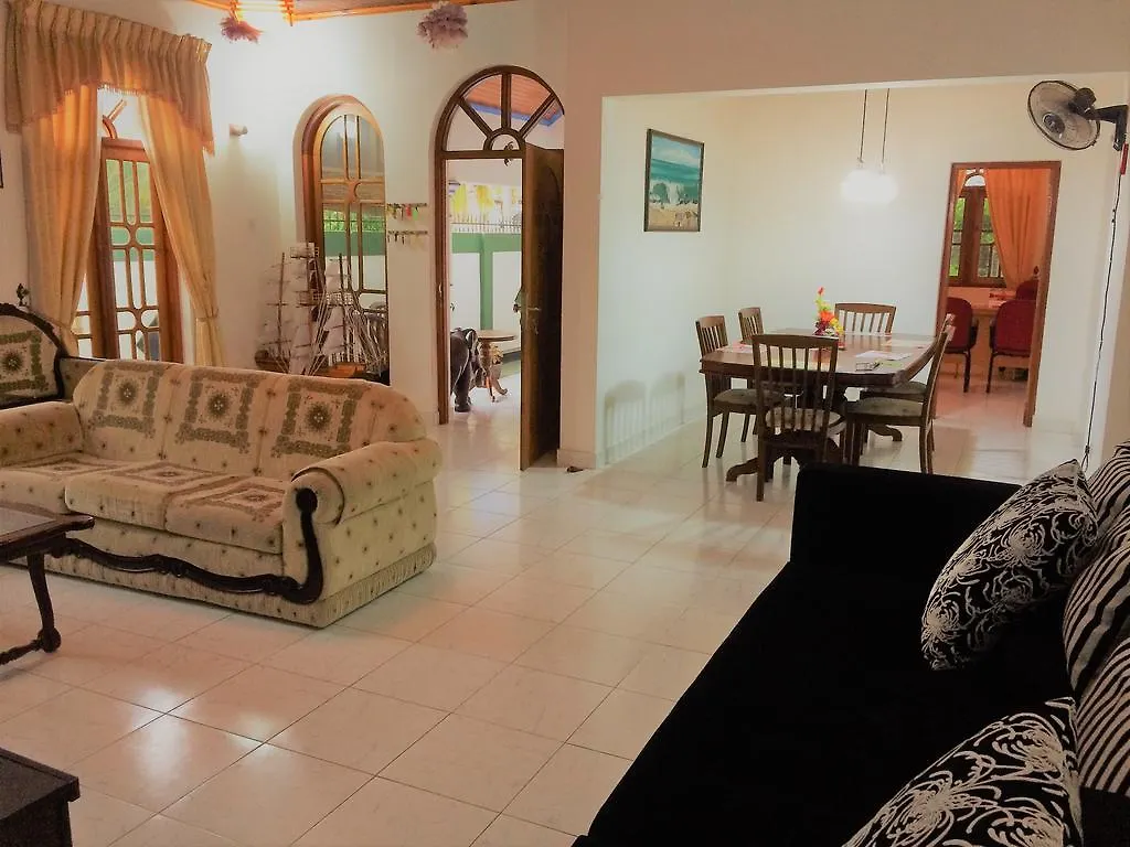 Romeo And Juliet Guest House Negombo